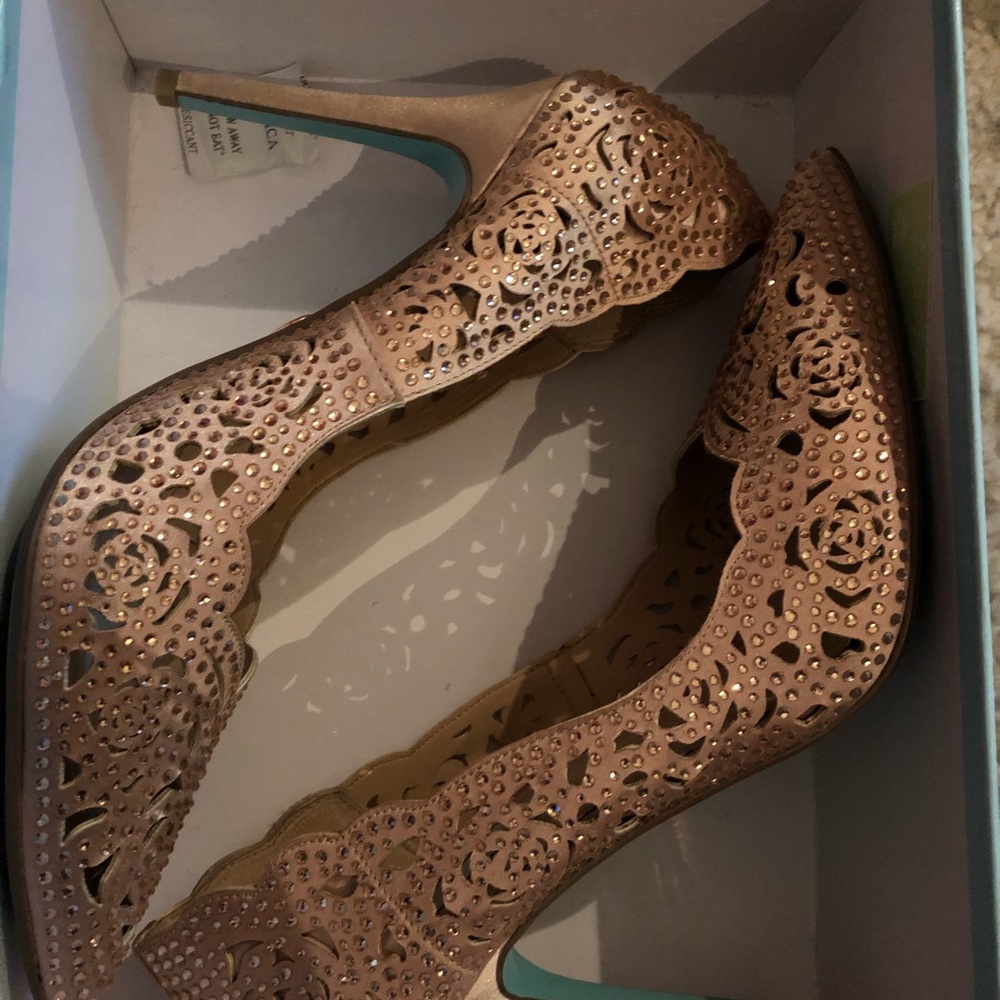 Betsy Johnson Elsa -Blush